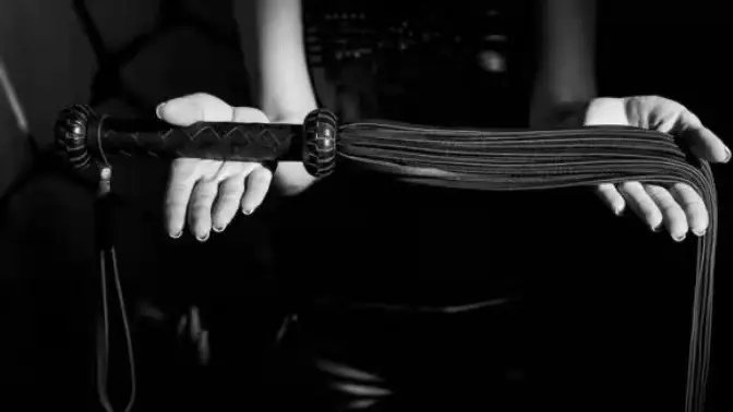 西檬之家tickle在BDSM中意味着什么？探索你的感官世界 一